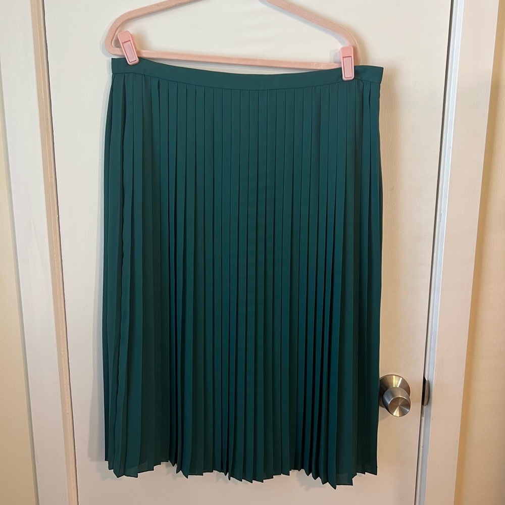 NWT J. Crew Dark Green Pleated Midi Skirt